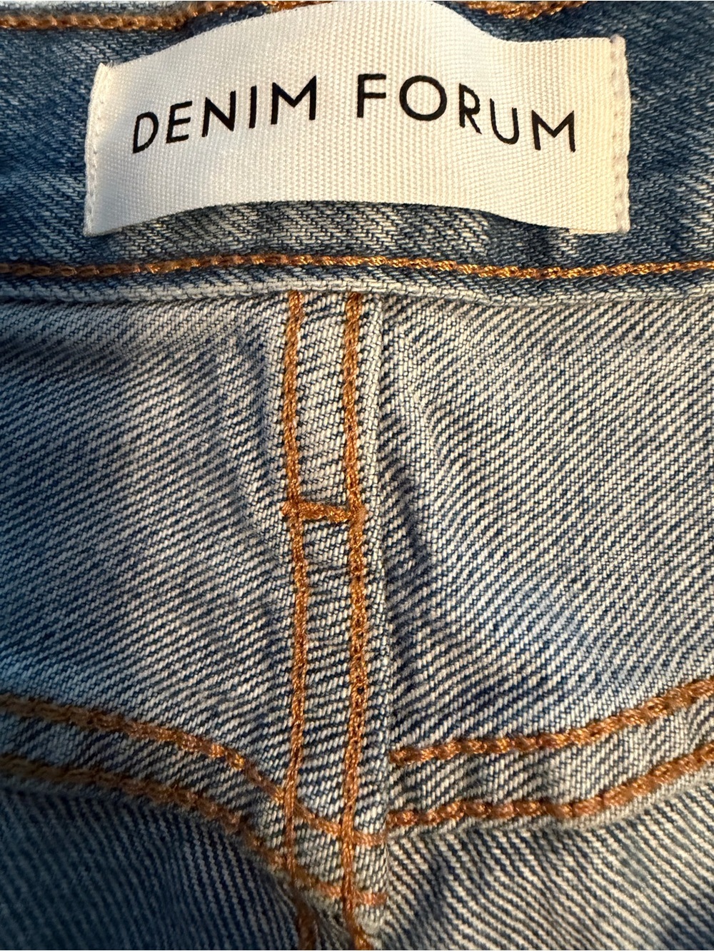 Aritzia Denim Forum The Yoko Mid Thigh Denim Shorts Jorts Raw Hem Size 32 Light - Picture 5 of 12